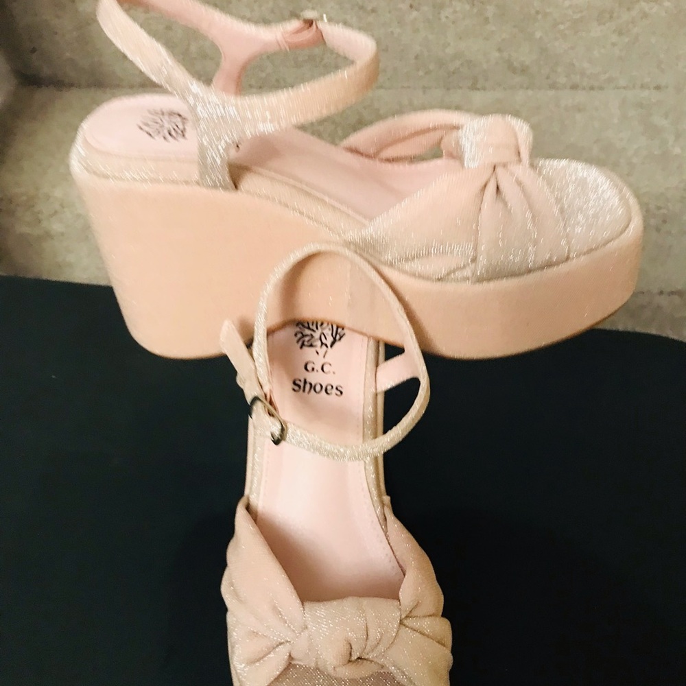 GC Women's Analia  Pink Platform Wedge Sandals. Nicely designed Ladies Wear. 6